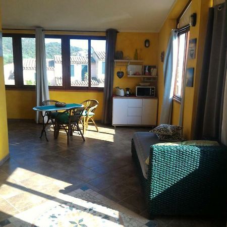 Apartament Casa Di Rosa Chia Zewnętrze zdjęcie