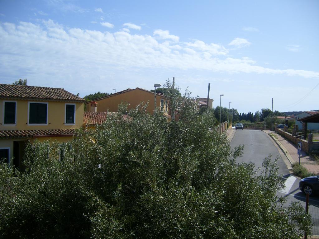 Apartament Casa Di Rosa Chia Zewnętrze zdjęcie