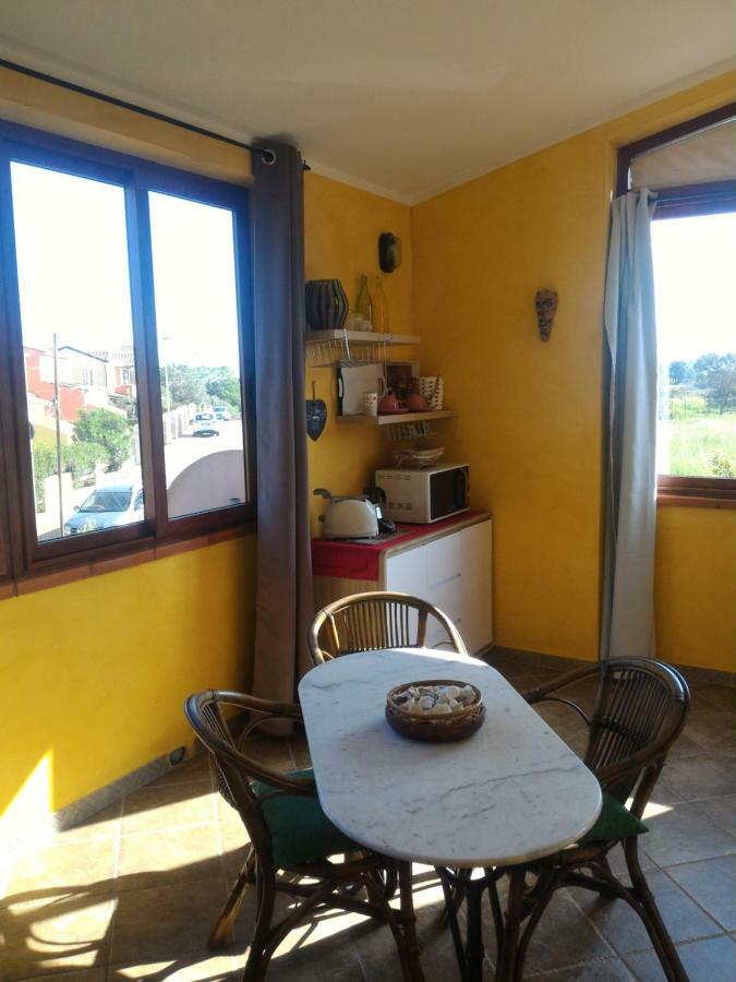 Apartament Casa Di Rosa Chia Zewnętrze zdjęcie