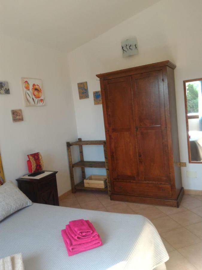 Apartament Casa Di Rosa Chia Zewnętrze zdjęcie