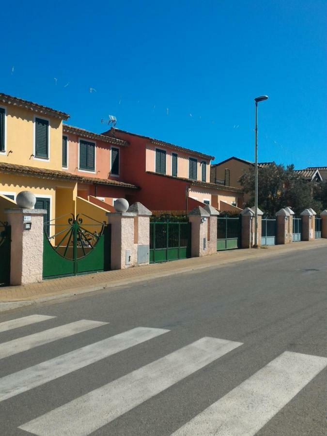 Apartament Casa Di Rosa Chia Zewnętrze zdjęcie